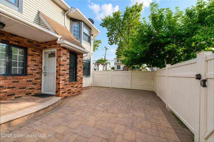 Property Photo:  7 Shirra Avenue A  NY 10314 