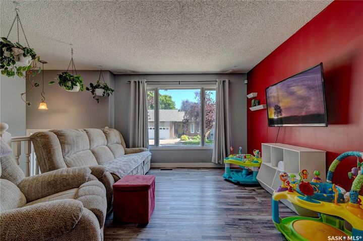 Property Photo:  1210 Flexman Crescent  SK S4X 3A7 