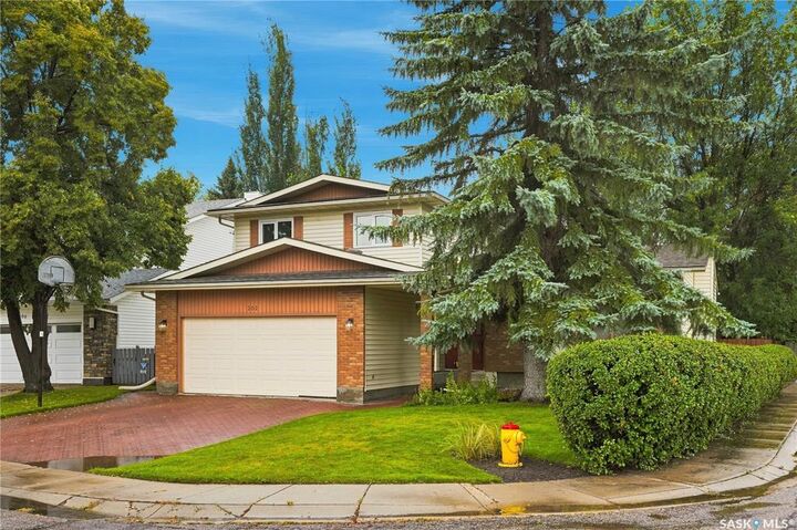 Property Photo:  202 Zeman Court  SK S7K 7W5 