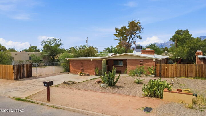 Property Photo:  4417 E Lester Street  AZ 85712 