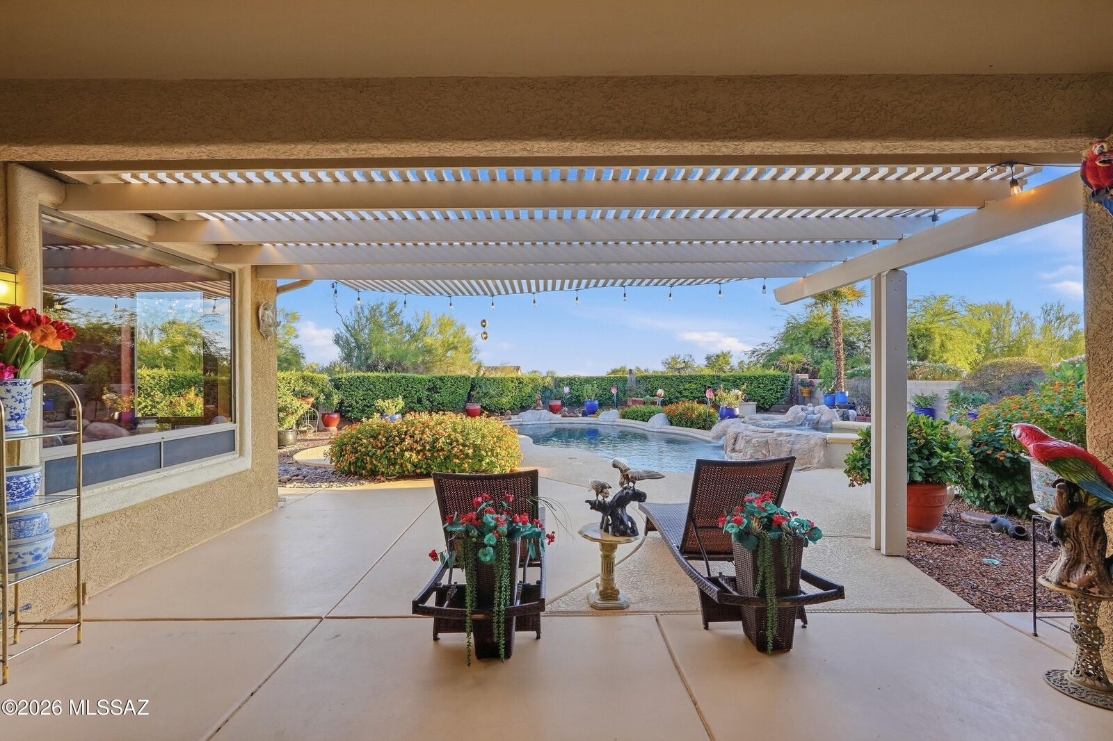 Property Photo: 1565 W Periwinkle Place AZ 85737