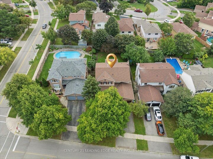 Property Photo:  3074 Tours Road  ON L5N 3J2 