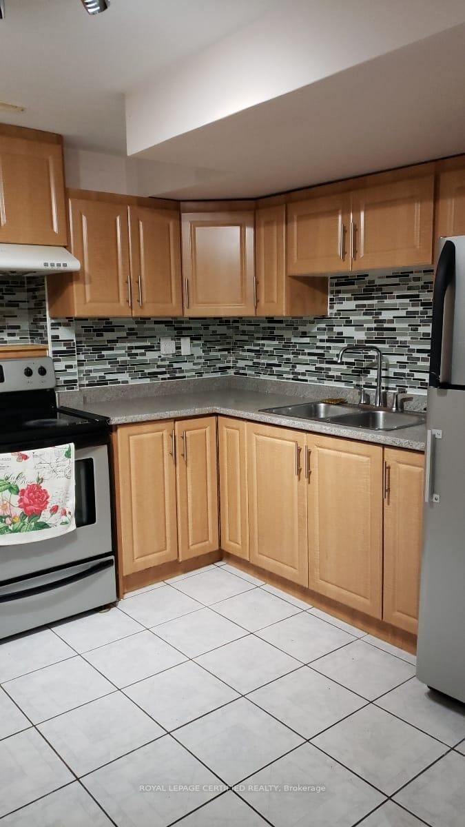 Property Photo:  44 Red Cedar Crescent Bsmt  ON L6R 1A7 