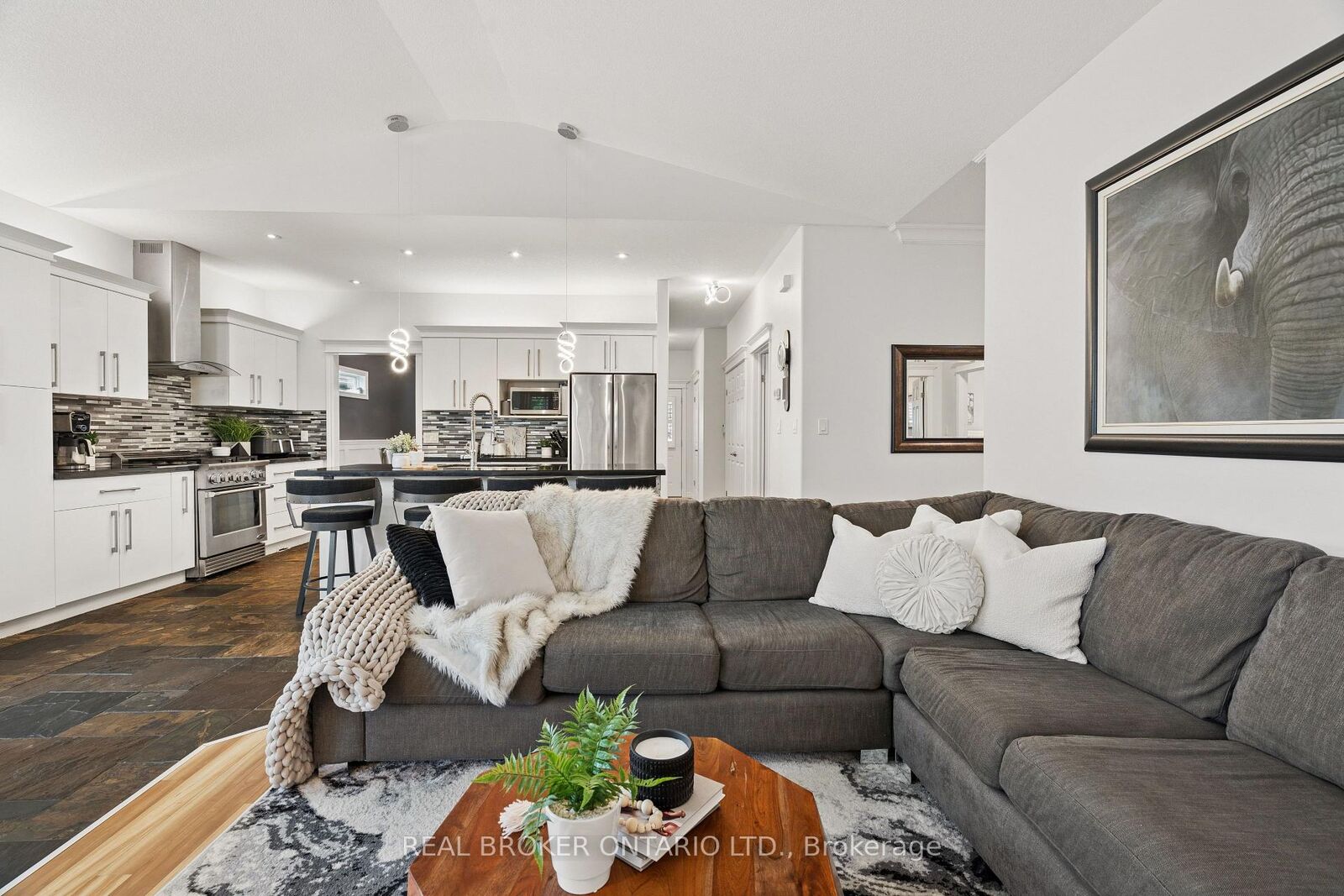 Property Photo:  108 Hampson Crescent  ON N0B 2K0 