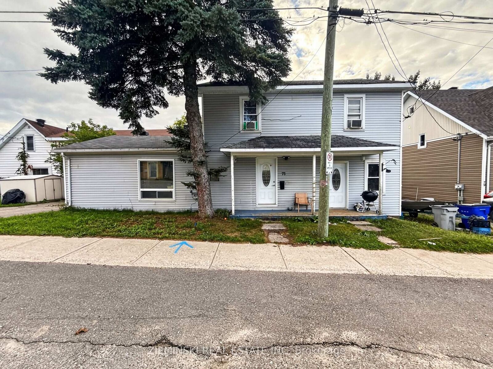 Property Photo:  73-75 Cedar Street N  ON P4N 6J1 
