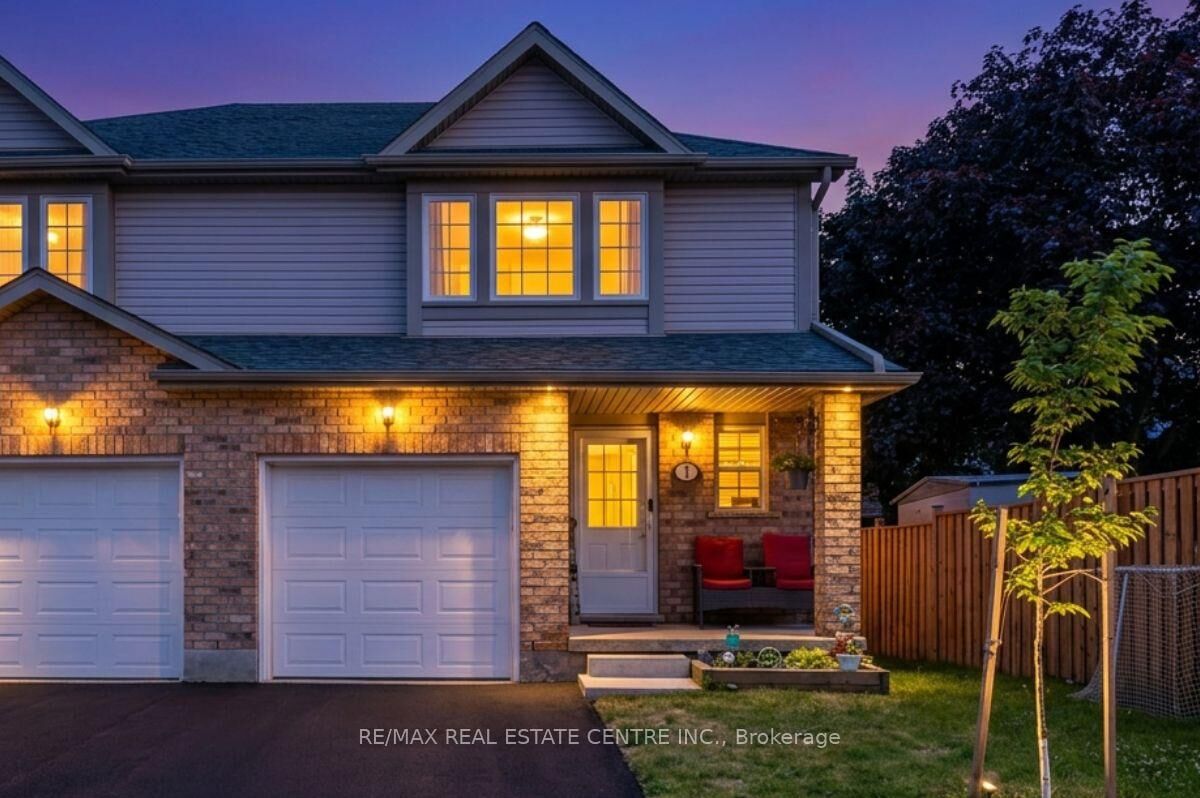 Property Photo: 84 Westmeadow Drive 1 ON N2N 3P1