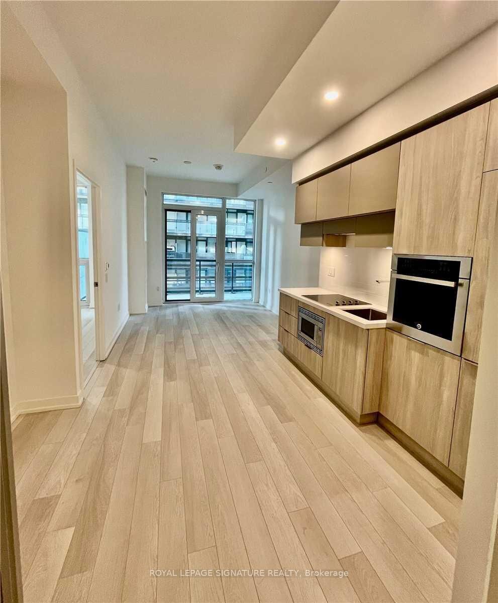 Property Photo:  39 Roehampton Avenue 308  ON M4P 0G1 