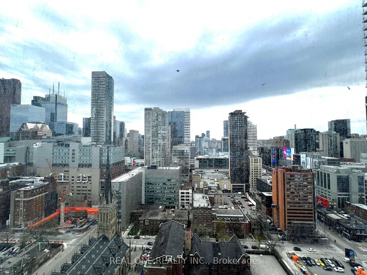 Property Photo:  82 Dalhousie Street 2908  ON M5B 0C5 