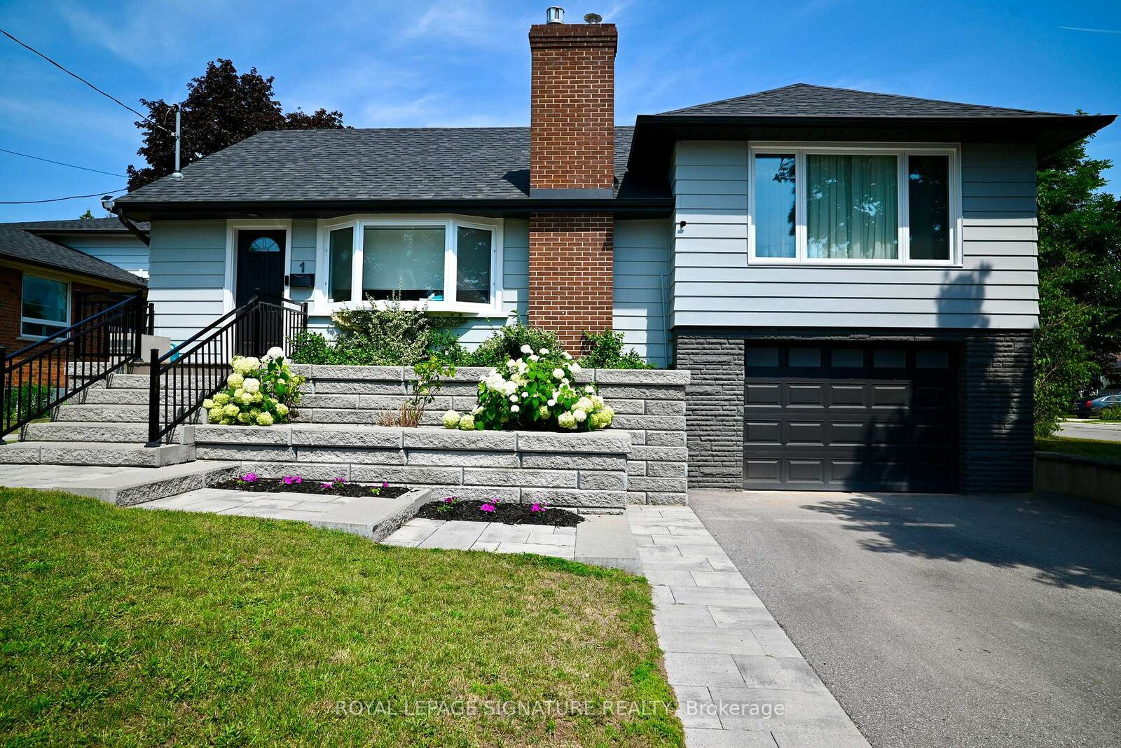 Property Photo:  1 Westcroft Drive  ON M1E 3A2 