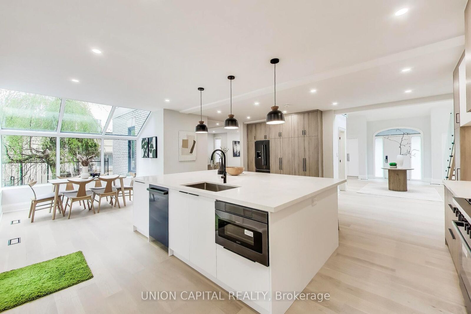 Property Photo:  58 Forsyth Avenue N  ON L8S 4E3 