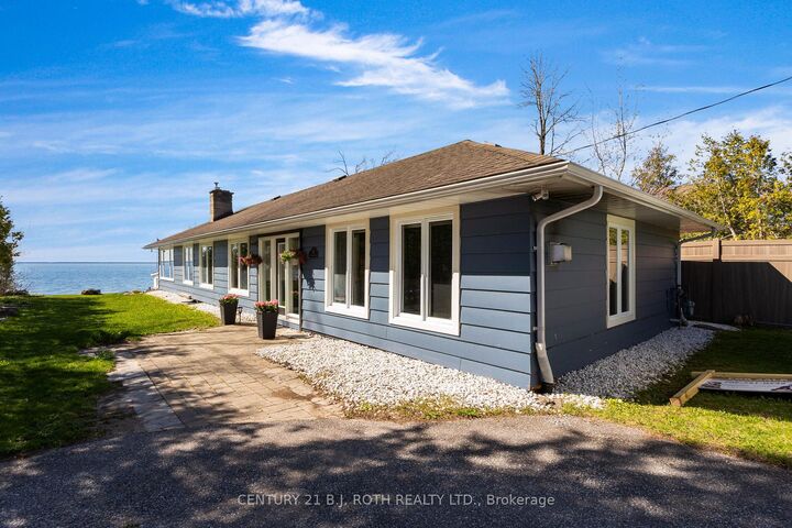 Property Photo:  49 Lakeshore Road E  ON L0L 2E0 