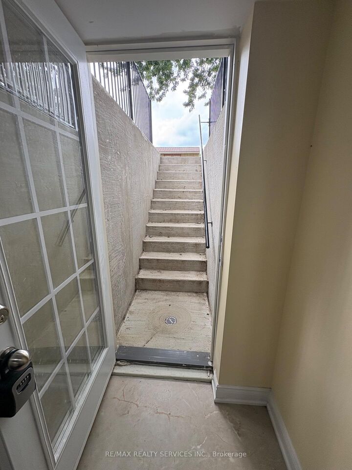 Property Photo:  60 Newbridge Crescent Basement  ON L6S 4B3 