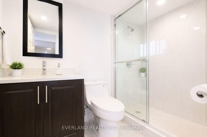 Property Photo:  1751 Bayview Avenue Unit A  ON M4G 3C5 