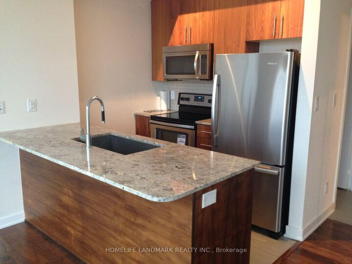Property Photo: 4099 Brickstone Mews 507 ON L5B 0G2