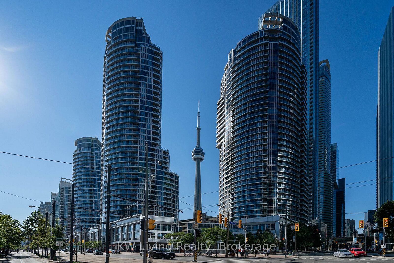 Property Photo:  208 Queens Quay W 2111  ON M5J 2Y5 