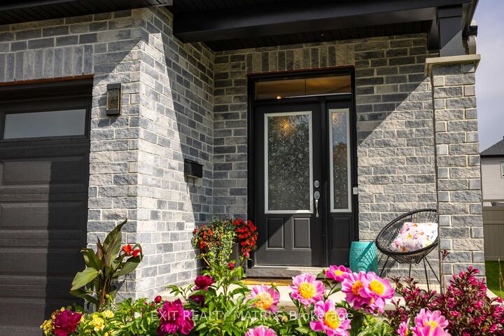 Property Photo:  857 Cologne Street  ON K0A 1W0 