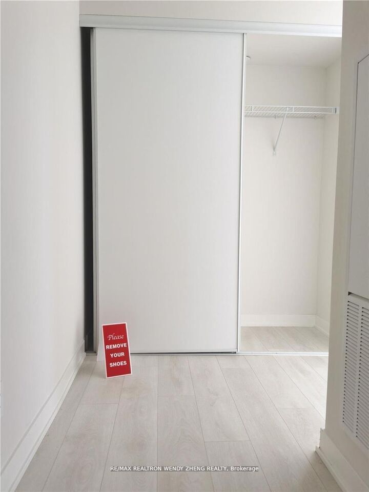 Property Photo:  6 Sonic Way 2507  ON M3C 0P1 