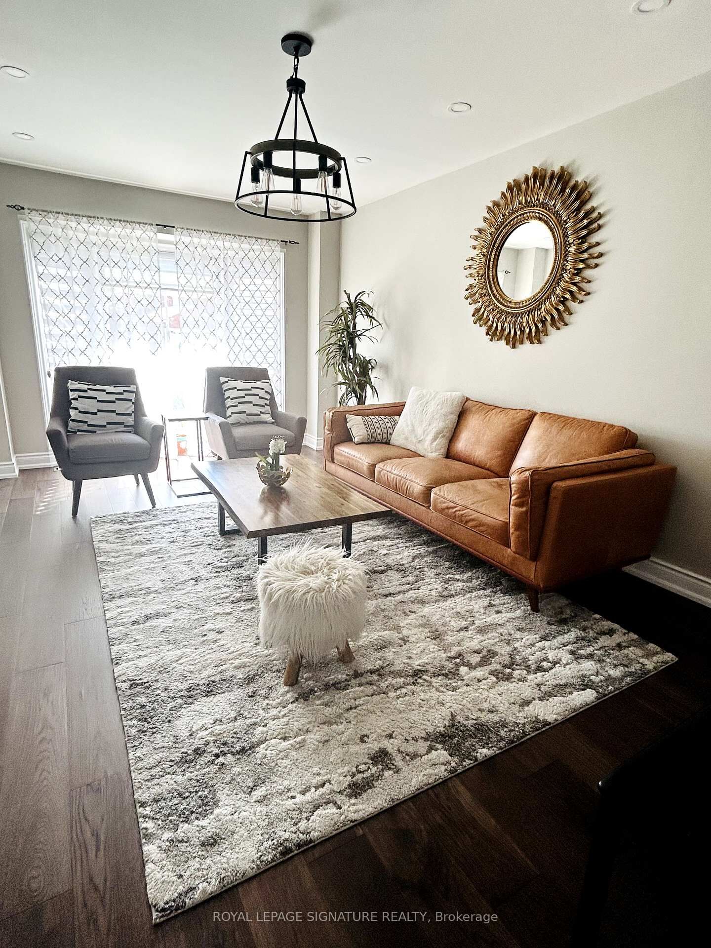 Property Photo:  2951 Kingsway Drive Upper  ON L6J 6V1 