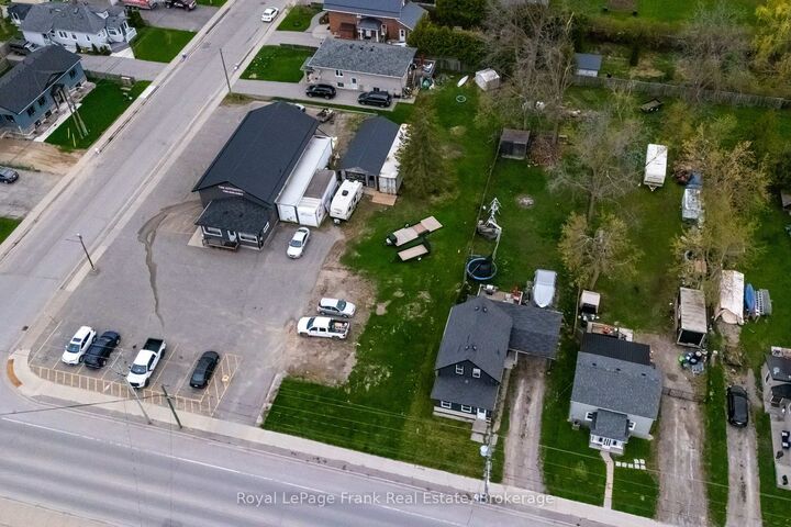 Property Photo:  122 Queen Street  ON K9V 1N3 