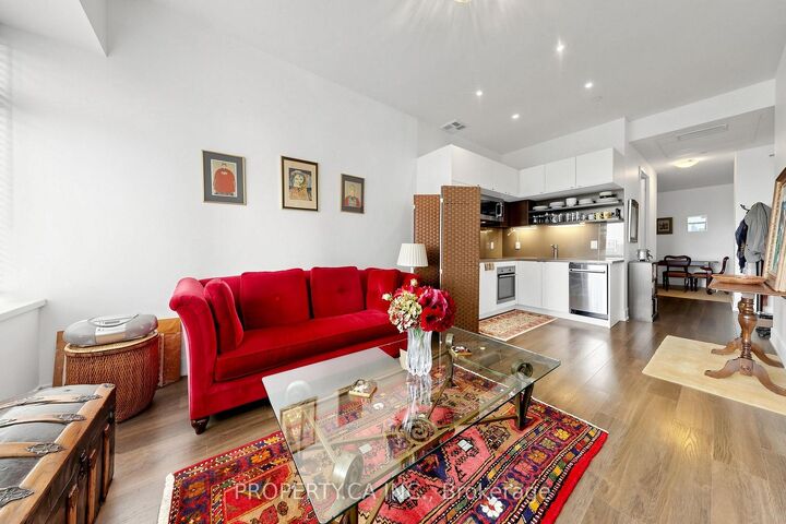 Property Photo:  111 St Clair Avenue W 1508  ON M4V 1N5 