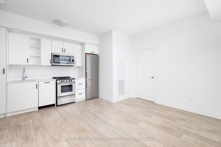 Property Photo:  251 Manitoba Street 2008  ON M8Y 0C7 