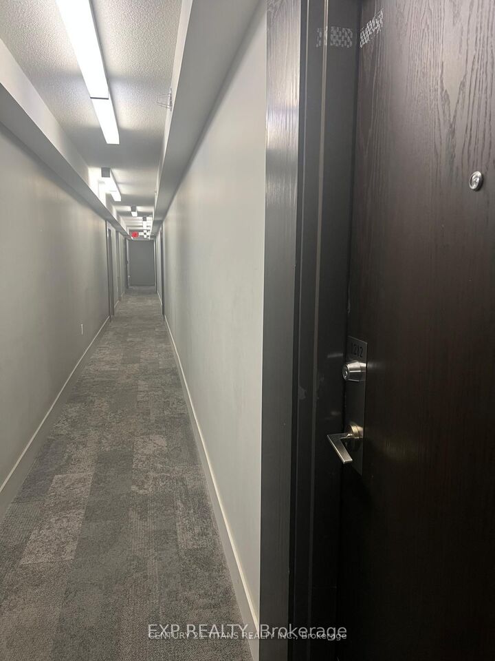 Property Photo: 36 Lisgar Street 1212 ON M6J 3G2