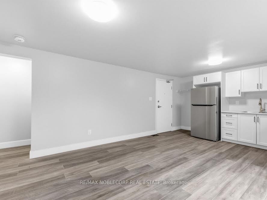 Property Photo: 59 Scott Crescent Lower ON L4N 4W2