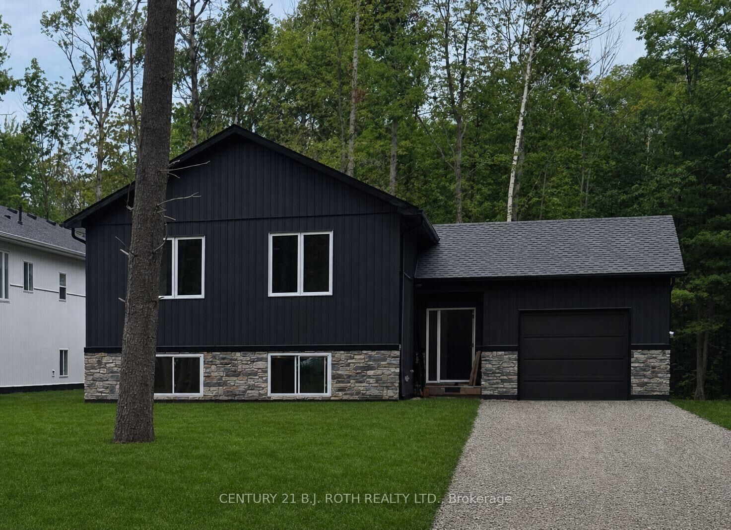 Property Photo:  3183 Cove Avenue  ON L9S 2K7 