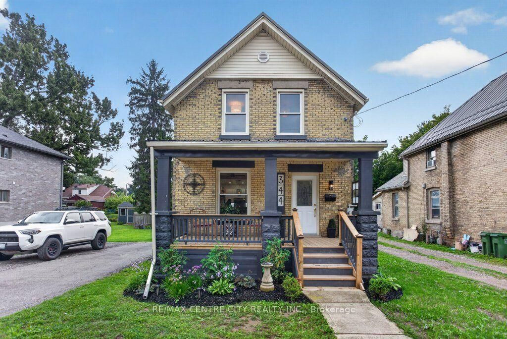 Property Photo:  344 Wellington Street  ON N5R 2T3 