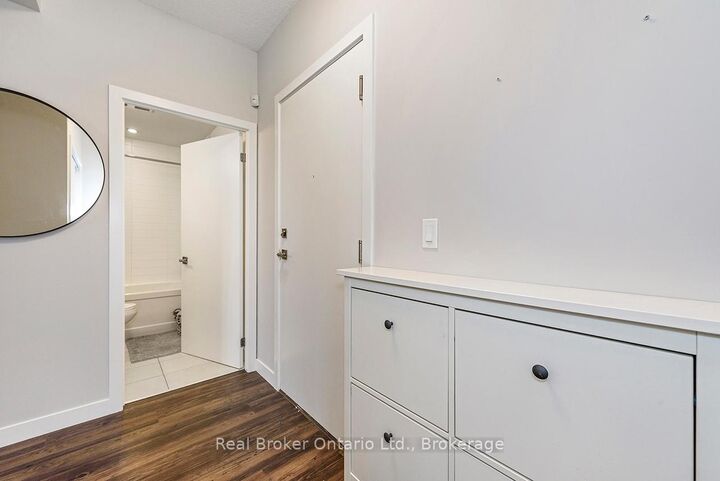 Property Photo:  2081 Fairview Street 611  ON L7R 0E4 