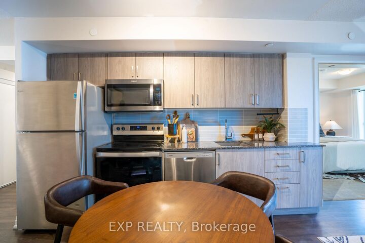 Property Photo:  20 Meadowglen Place 2410  ON M1G 0A9 