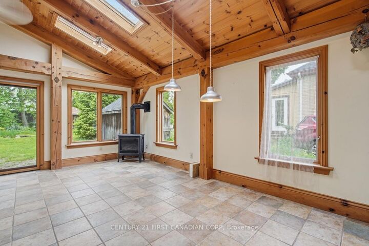Property Photo:  834 Colborne Street  ON N6A 4A2 