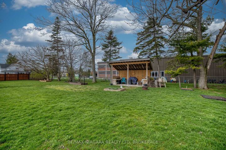 Property Photo: 2 Lewis Street Unit #12 ON L2A 2P7