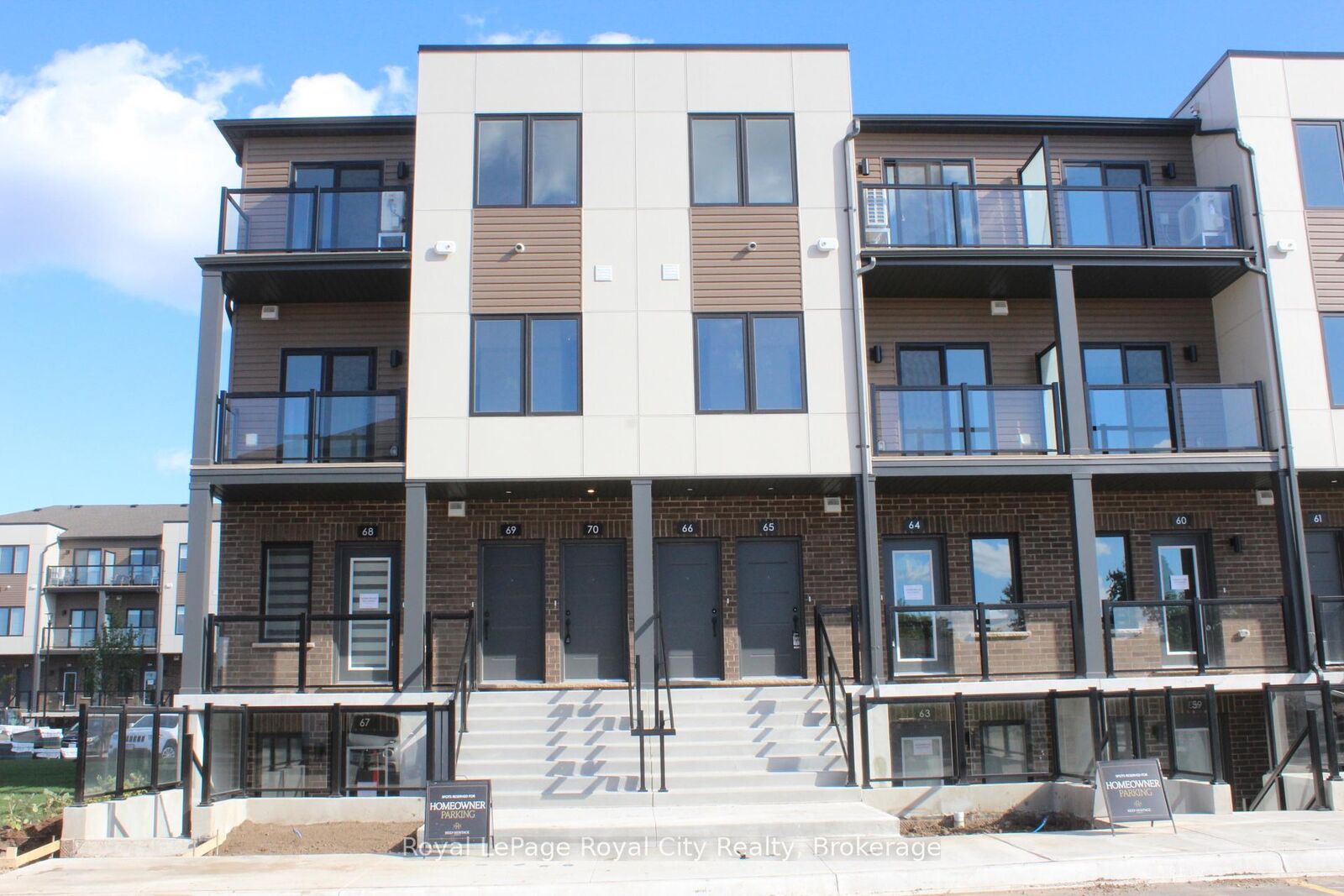 Photo de la propriété:  42 Lowes Road W 70  ON N1G 0H6 