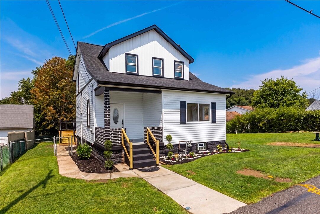 Property Photo: 425 Peterson St PA 15132