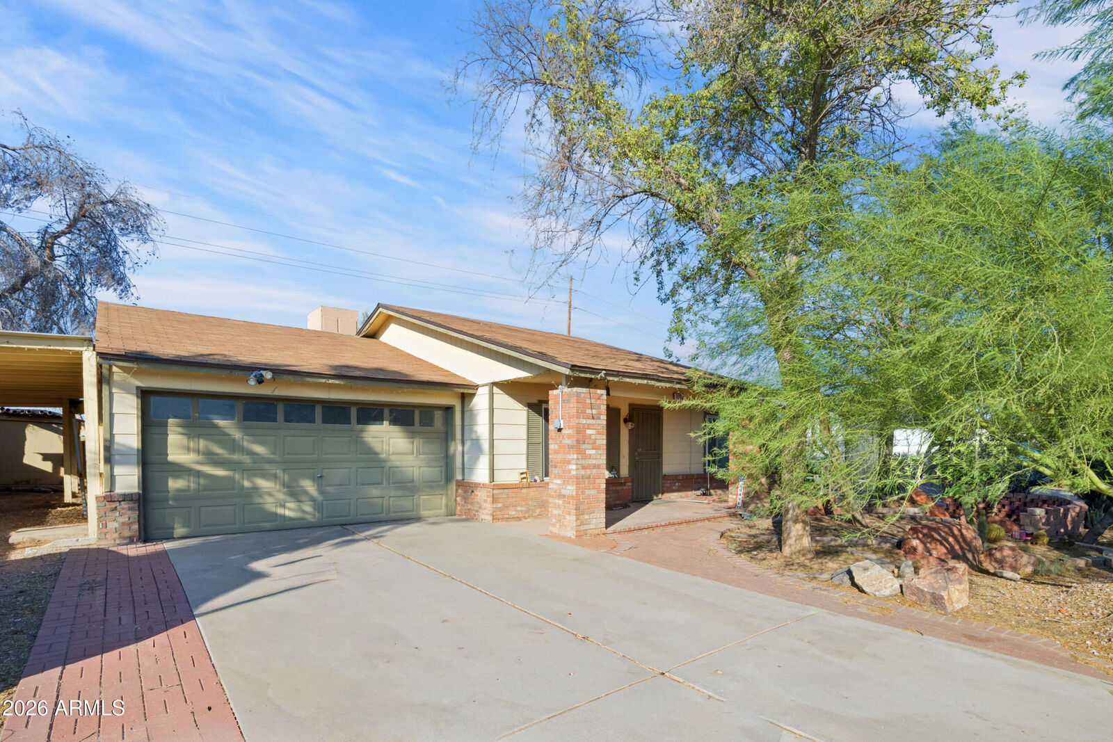 Property Photo:  1148 W Greenway Drive  AZ 85282 