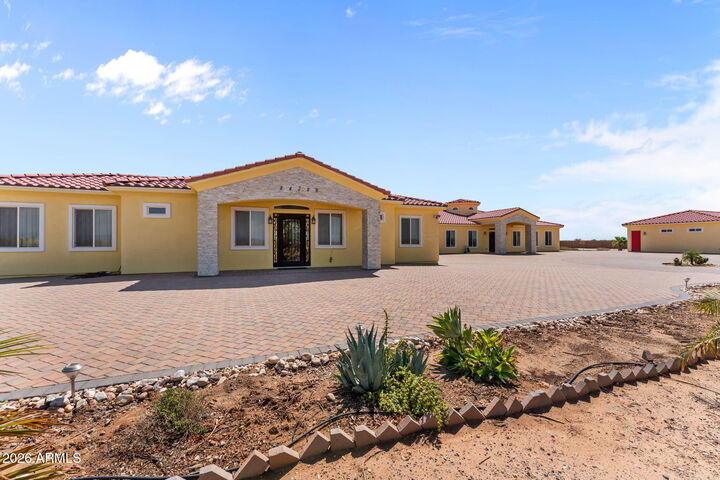 Property Photo:  24235 W Pinnacle Vista Lane  AZ 85361 