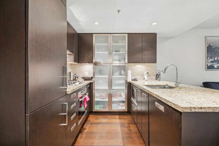 Property Photo:  1055 Richards Street 301  BC V6B 0C2 