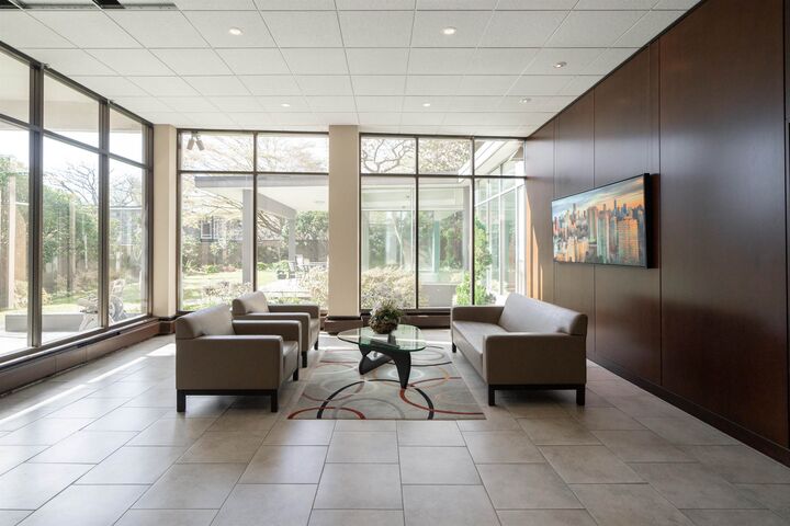 Property Photo:  2055 Pendrell Street 306  BC V6G 1T9 