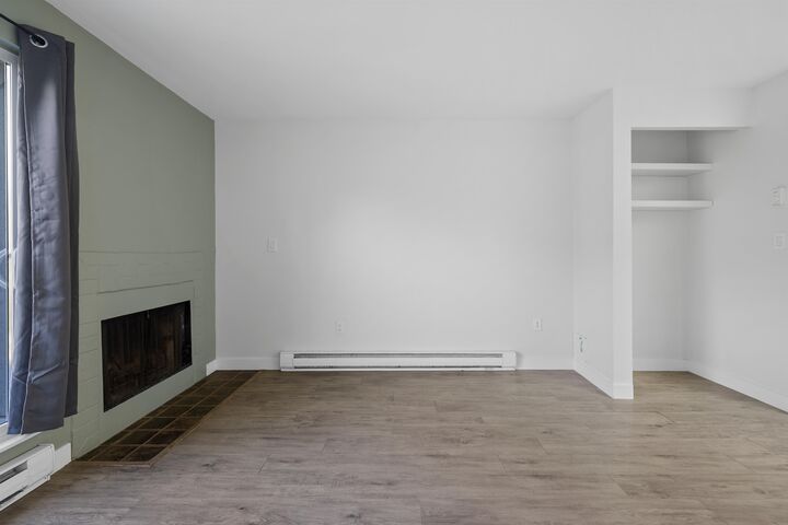 Property Photo:  1355 W 4th Avenue 3  BC V6H 3Y8 
