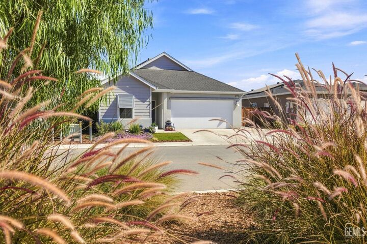 Property Photo: 9614 Cotton Creek Drive CA 93263