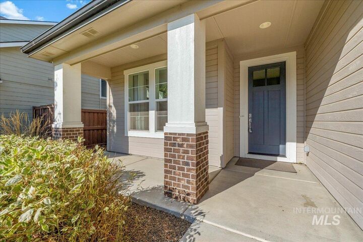 Property Photo:  5915 N Vicenza Ave  ID 83646 