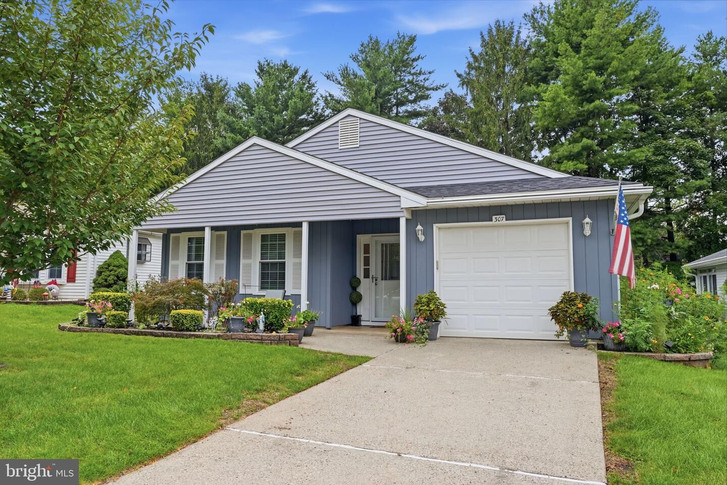 Property Photo:  307 Hilltop Ln E  NJ 08022 