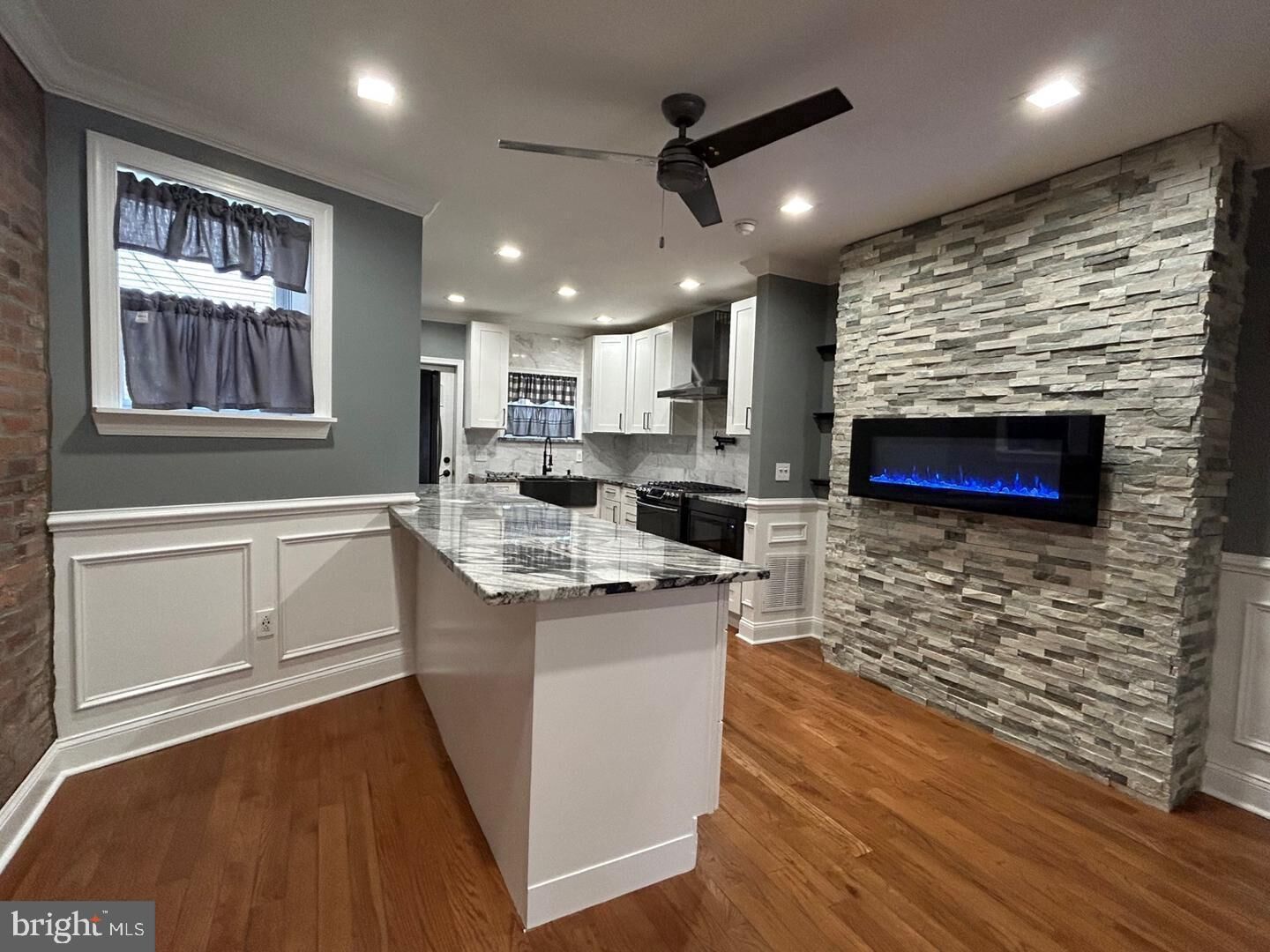 Property Photo:  2445 S Lawrence Street  PA 19148 