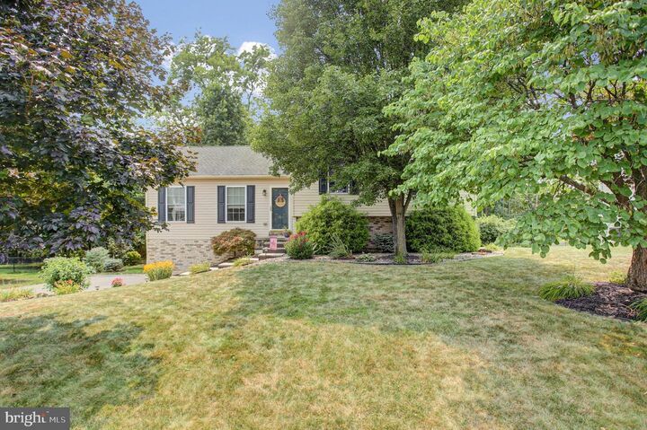 Property Photo: 1858 Falcon Lane PA 17202