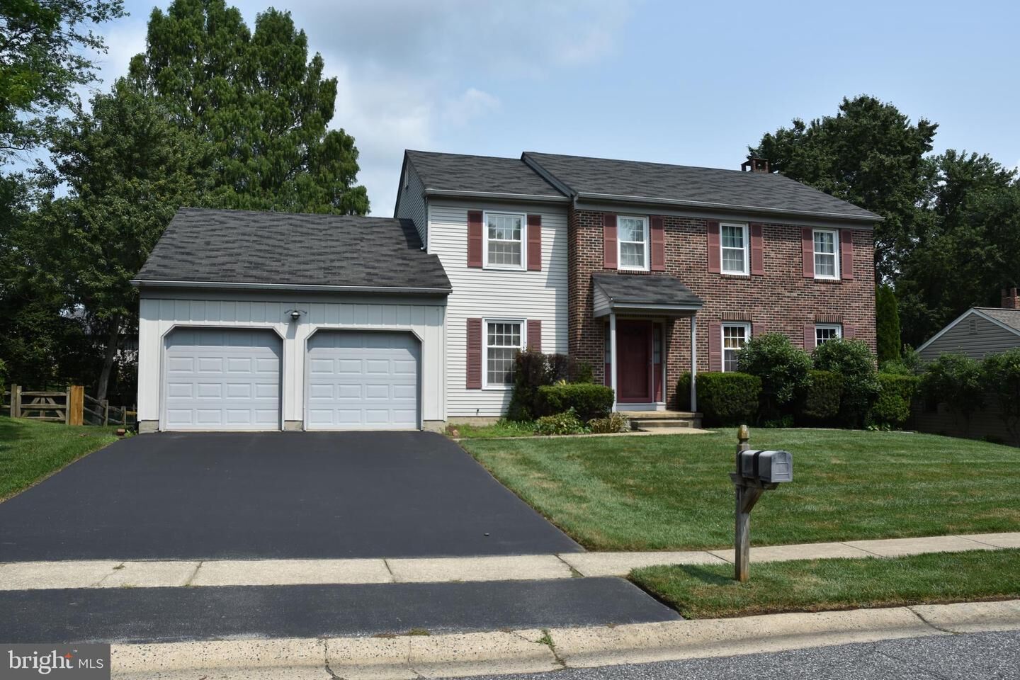 Property Photo:  7 Forest Creek Drive  DE 19707 