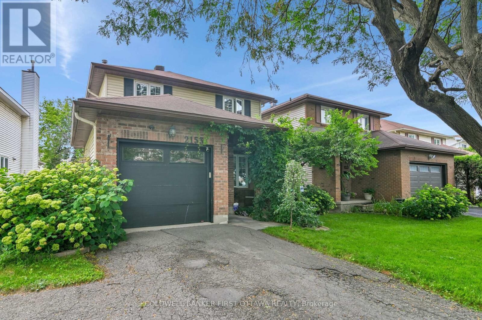 Property Photo:  2153 East Acres Road  ON K1J 9A6 