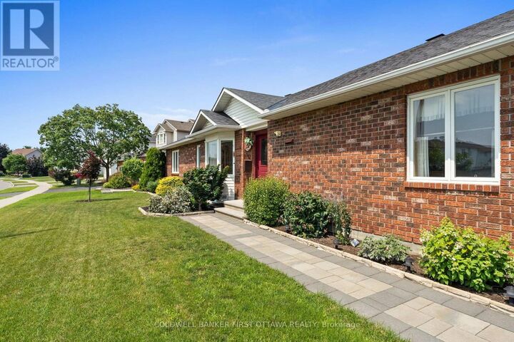 Property Photo: 1170 Ambercrest Street ON K1J 1B2