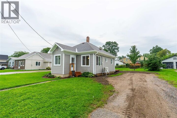 Property Photo:  528 St Clair Street  ON N0M 2S0 