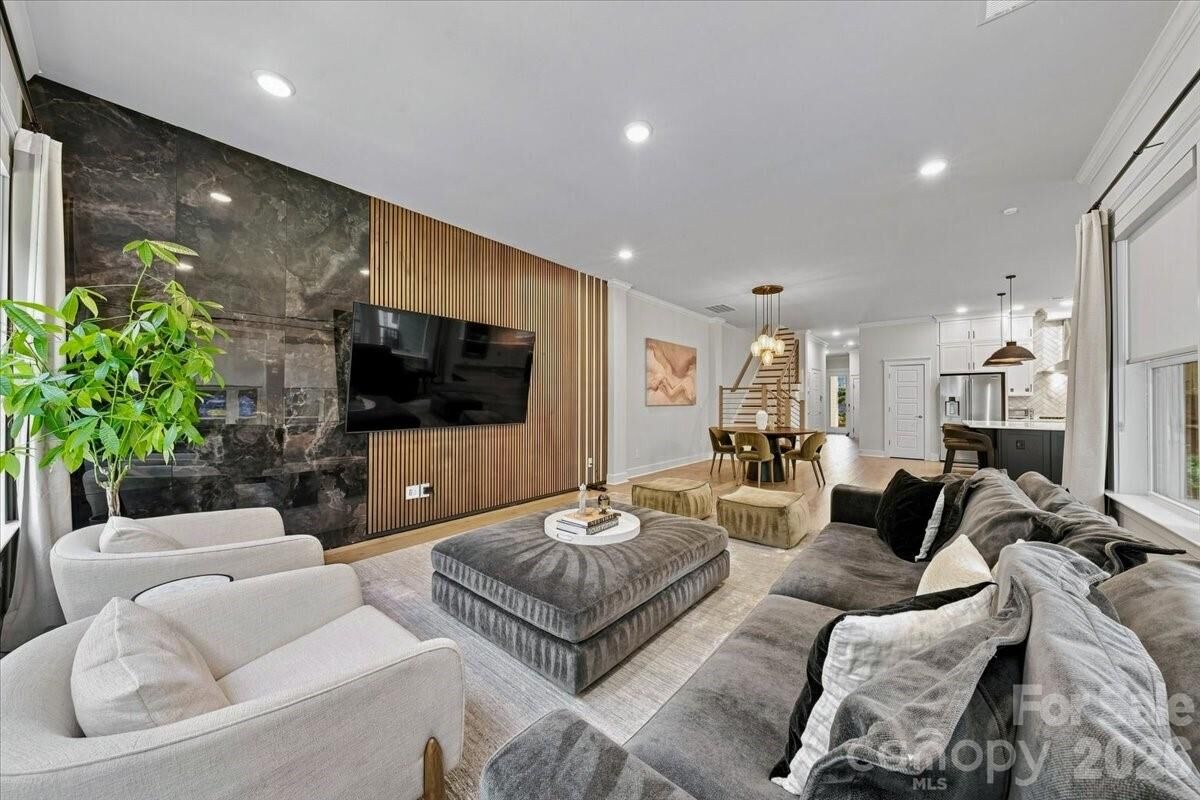 Property Photo:  1233 Drummond Avenue  NC 28205 